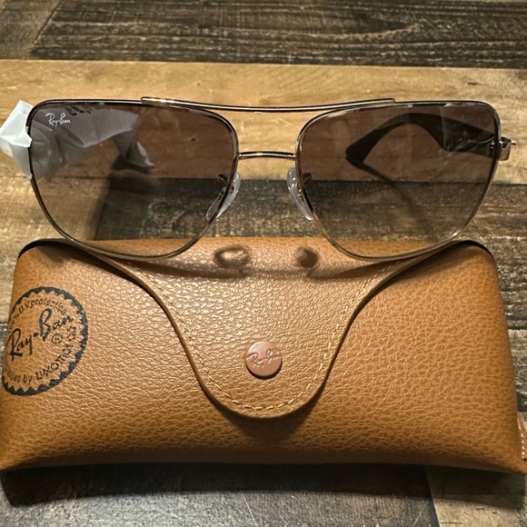 Ray-Ban RB3483 Aviator Sunglasses - Picture 4 of 5